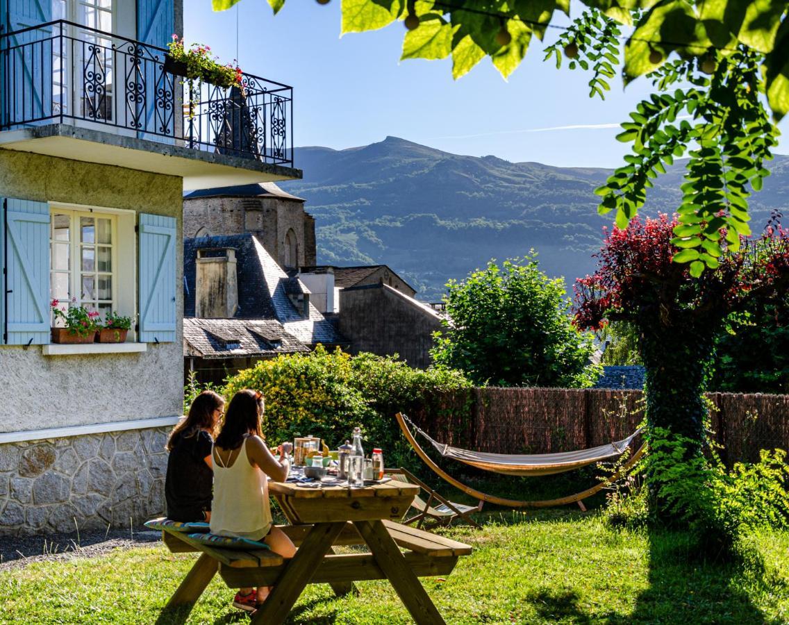 Pyrenees Cycling Lodge Saint-Savin  Dış mekan fotoğraf