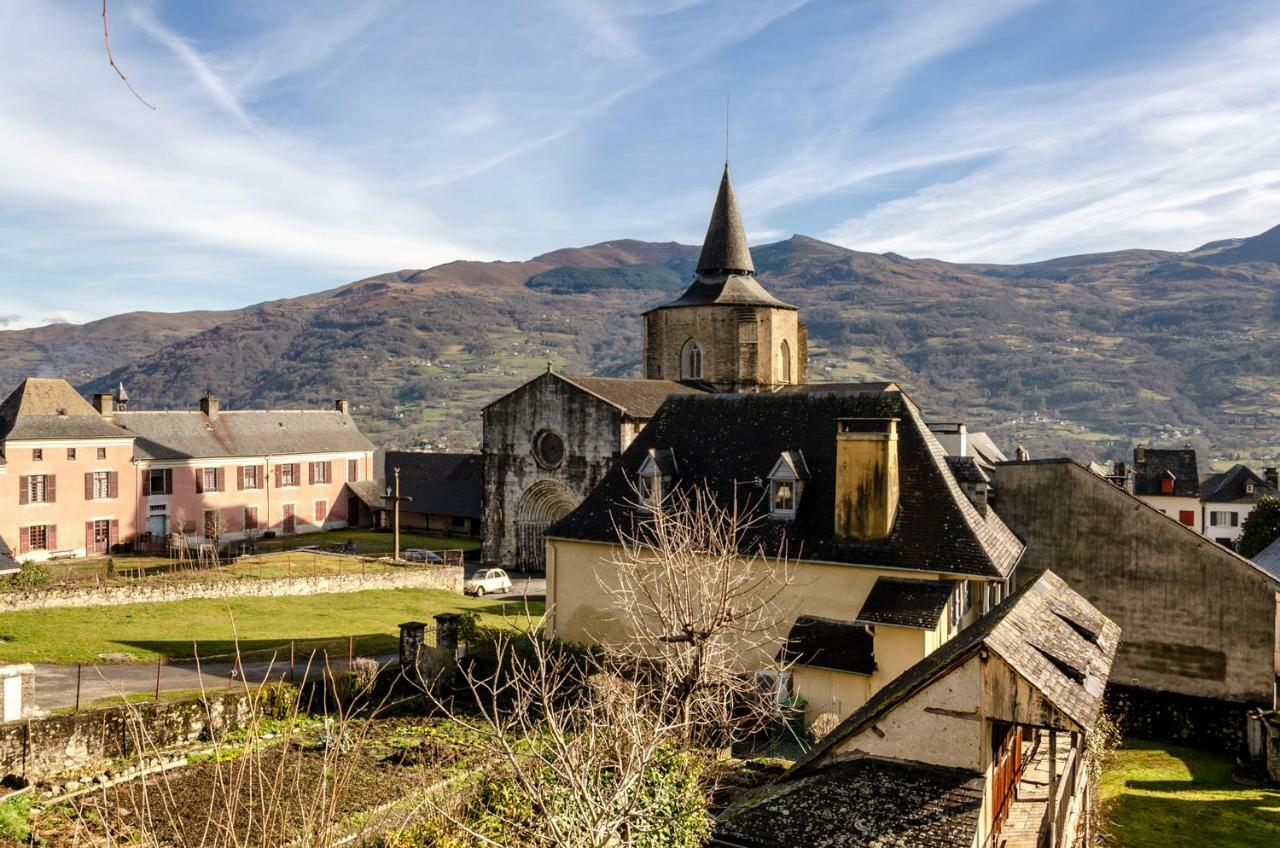 Pyrenees Cycling Lodge Saint-Savin  Dış mekan fotoğraf