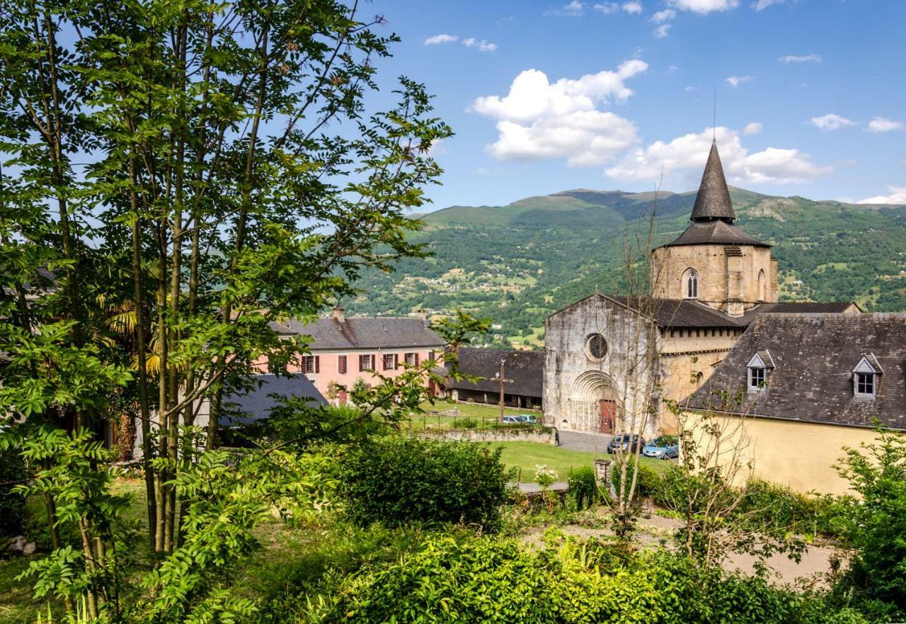 Pyrenees Cycling Lodge Saint-Savin  Dış mekan fotoğraf