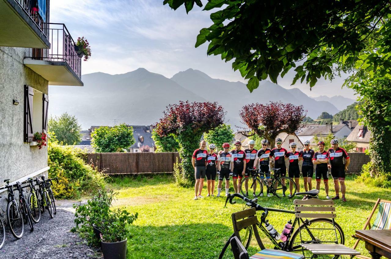 Pyrenees Cycling Lodge Saint-Savin  Dış mekan fotoğraf