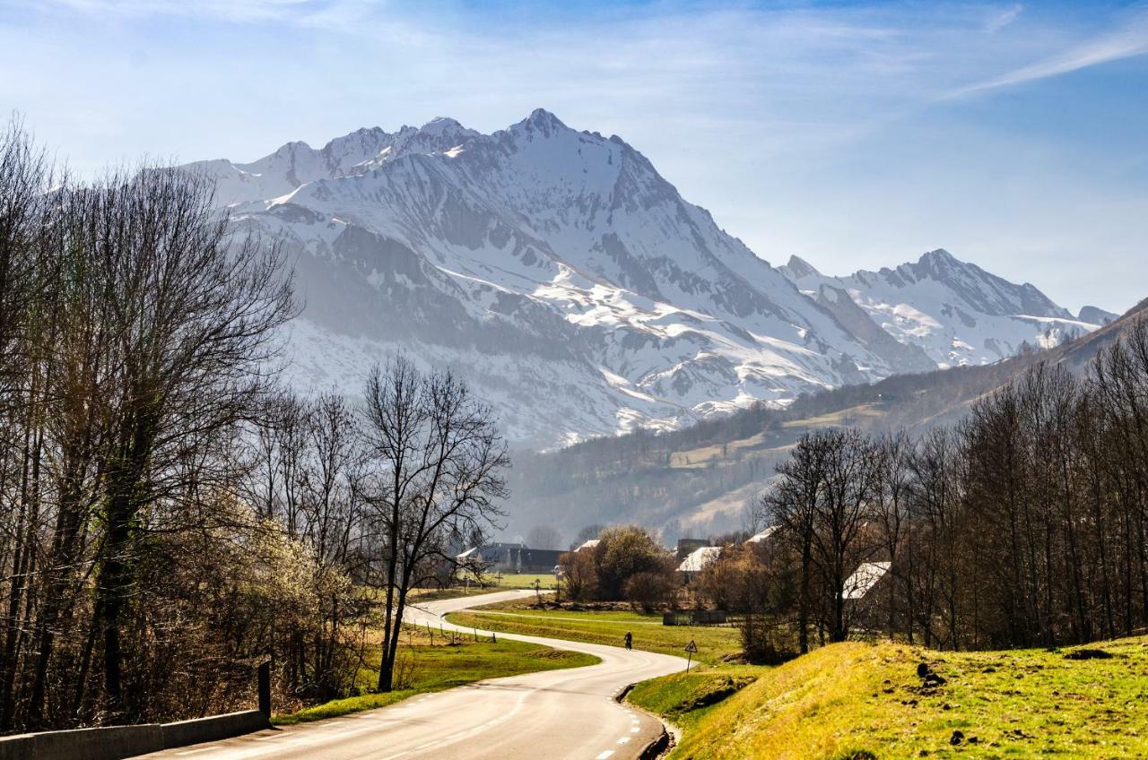 Pyrenees Cycling Lodge Saint-Savin  Dış mekan fotoğraf