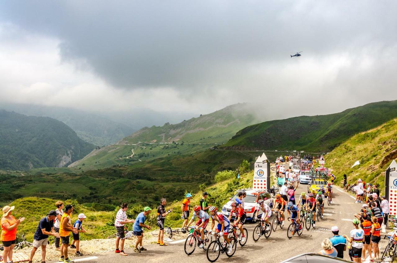 Pyrenees Cycling Lodge Saint-Savin  Dış mekan fotoğraf